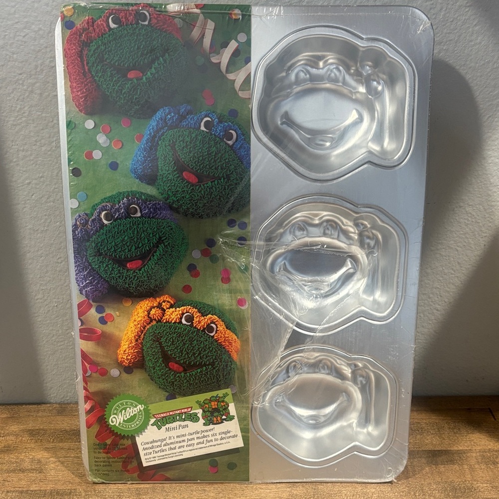Vintage 1990 ~ Wilton Teenage Mutant Ninja Turtle ~Mini Cake Pan ~ NEW